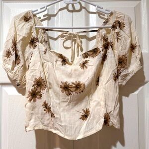Altar'd State Cream Puff Sleeve Crop Blouse. Size Small. NWT